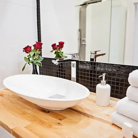 Dominikanska 9 - Bemyguest! In Daire *