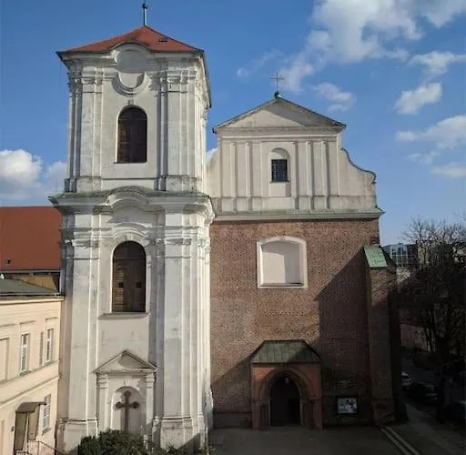 Dominikanska 9 - Bemyguest! In *